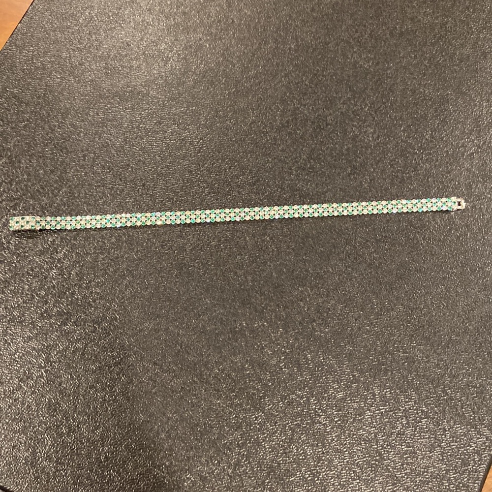 Tennis Bracelet 💚 - Picture 2 of 5